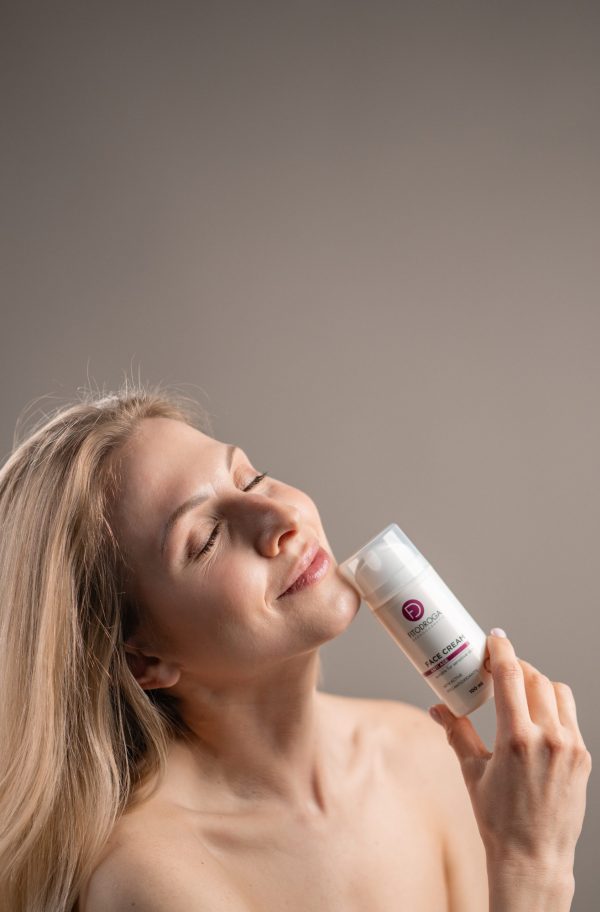 FACE CREAM. ANTI AGE. Pretnovecošanās sejas krēms ar stiprinātu ādas dabīgo aizsargbarjeru. (100 ml) - Image 3