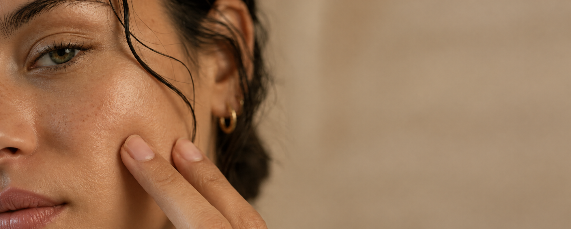 Sensitive and Dry Skin in Autumn and Winter: How to Care for It
